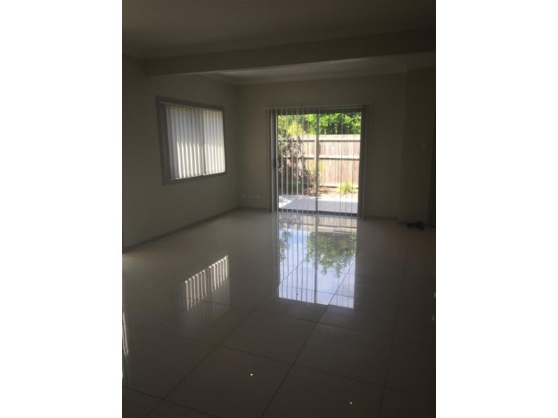 3/8 Boat Street, Victoria Point QLD 4165