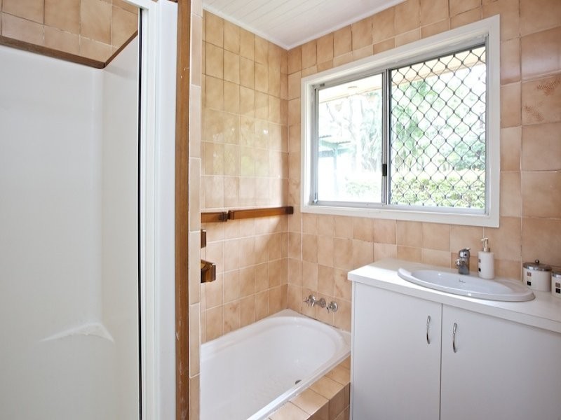 203 Waterloo Street, Cleveland QLD 4163