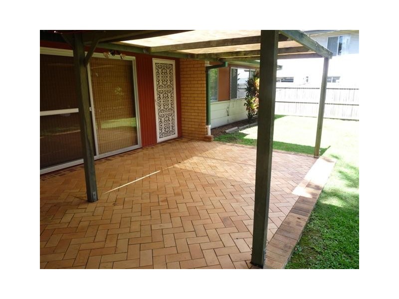 203 Waterloo Street, Cleveland QLD 4163