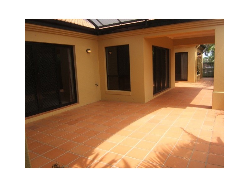 16 Roger Court, Redland Bay QLD 4165