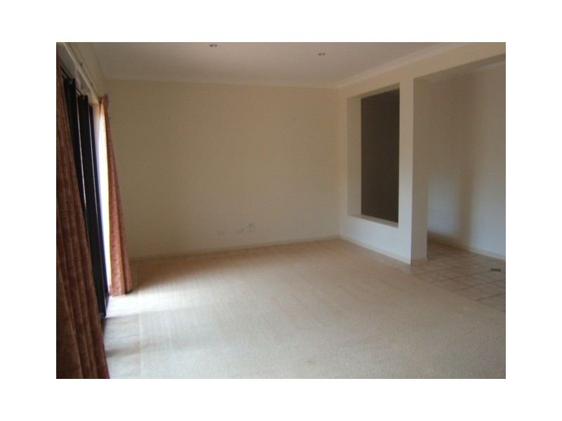 16 Roger Court, Redland Bay QLD 4165