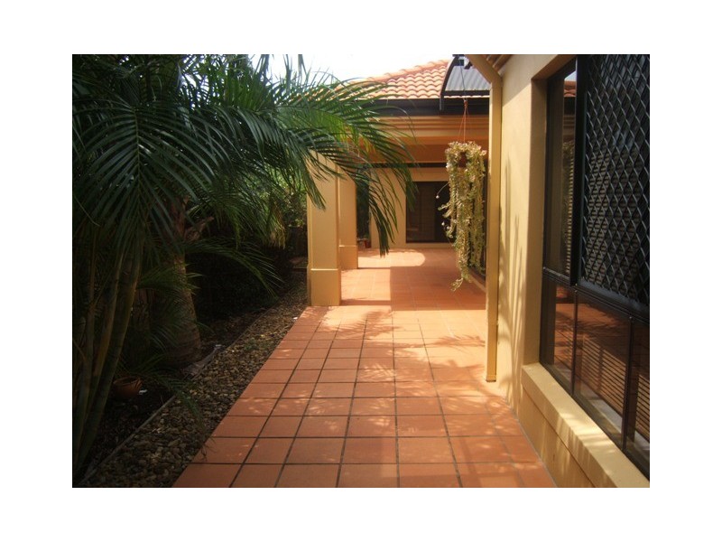 16 Roger Court, Redland Bay QLD 4165