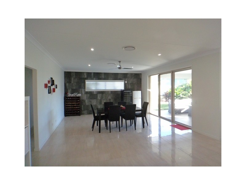 7 Turtle Place, Redland Bay QLD 4165