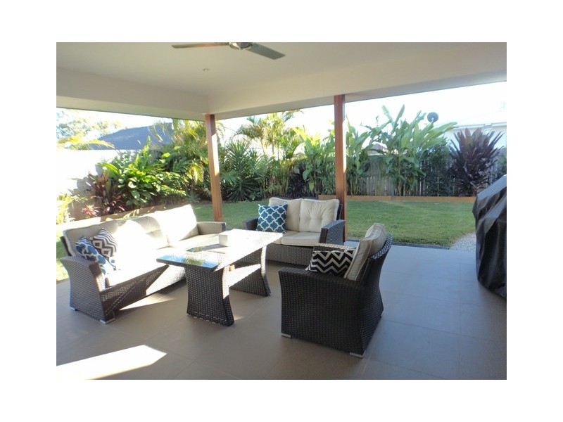 7 Turtle Place, Redland Bay QLD 4165