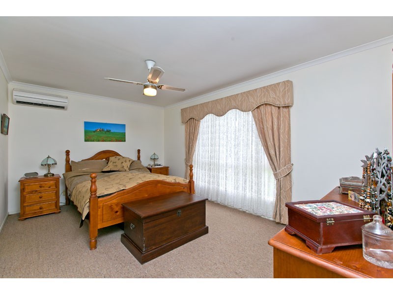 2 Leeds Court, Alexandra Hills QLD 4161