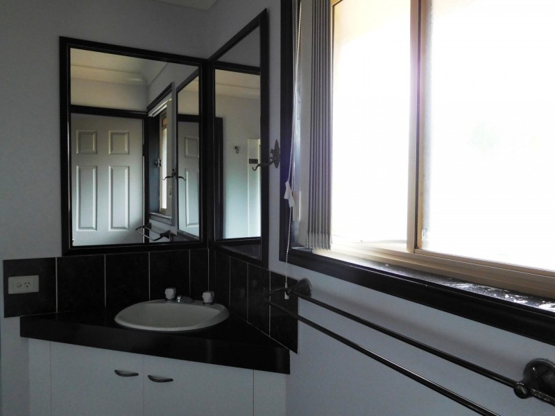 10 Nottingham Drive, Victoria Point QLD 4165