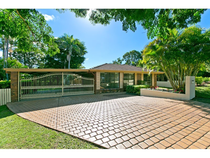 4 Chinnock Court, Alexandra Hills QLD 4161