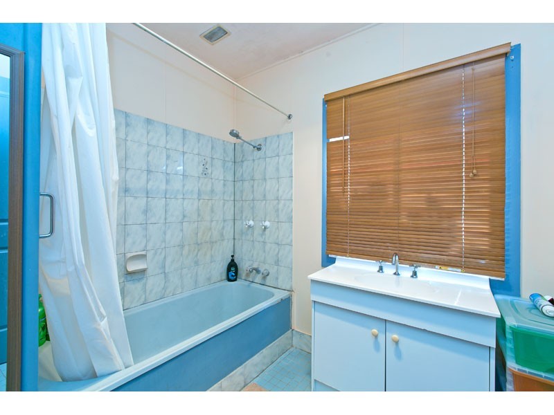 12 Base Street, Victoria Point QLD 4165