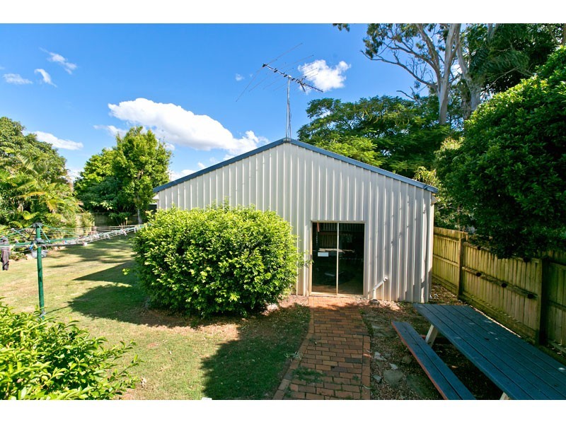 12 Base Street, Victoria Point QLD 4165