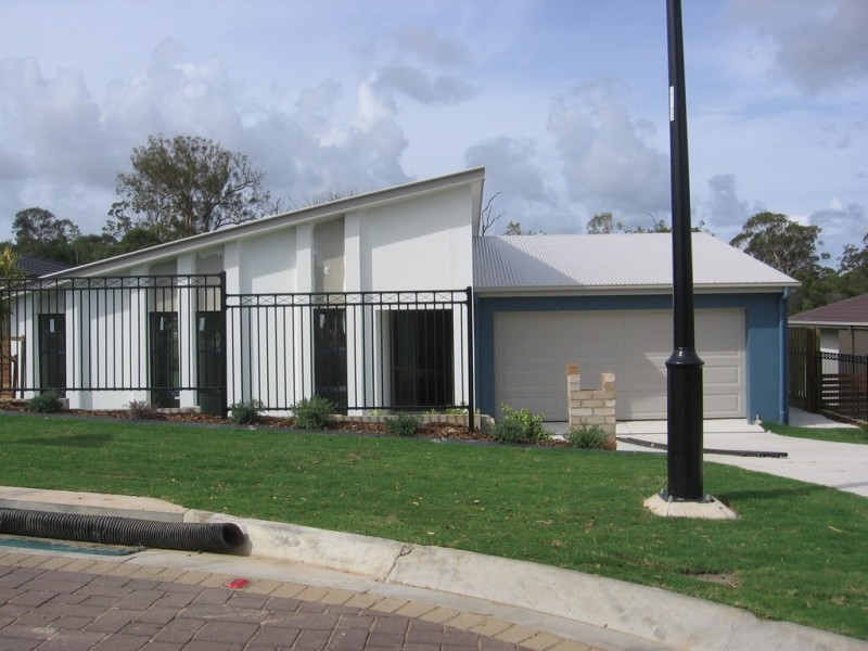 9 Aqua Crescent, Redland Bay QLD 4165