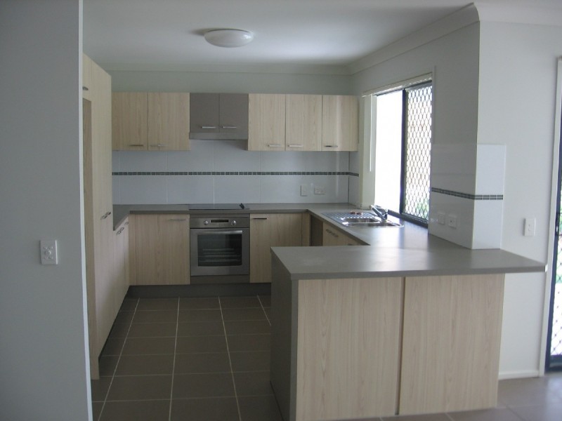 9 Aqua Crescent, Redland Bay QLD 4165