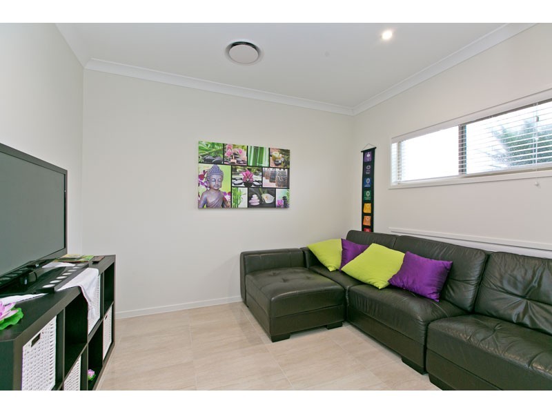 7 Turtle Place, Redland Bay QLD 4165