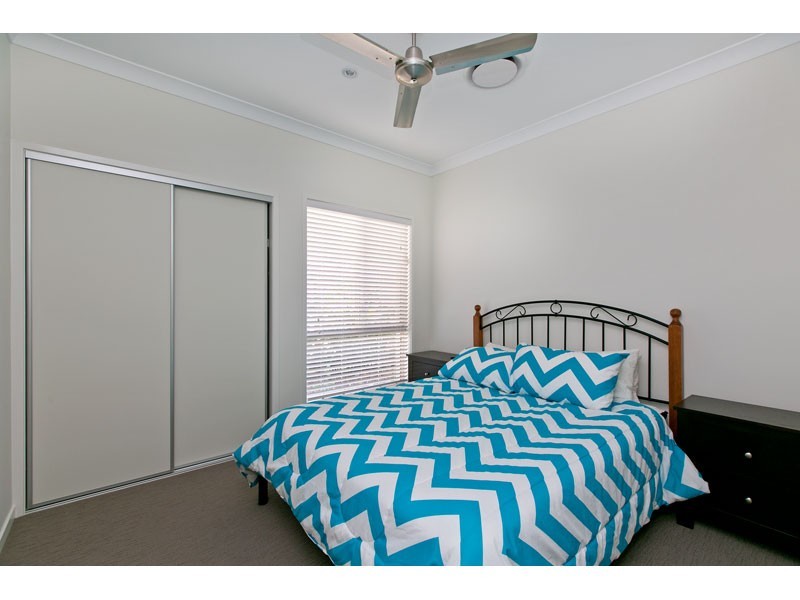7 Turtle Place, Redland Bay QLD 4165