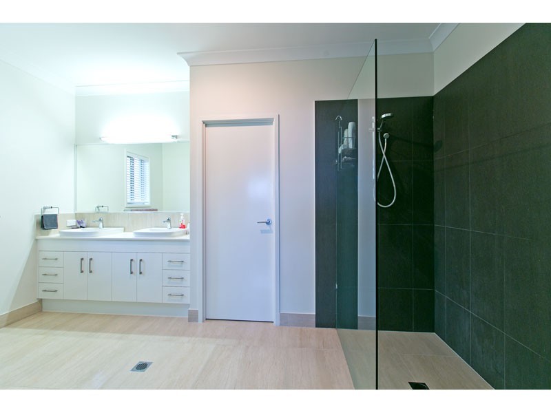 7 Turtle Place, Redland Bay QLD 4165