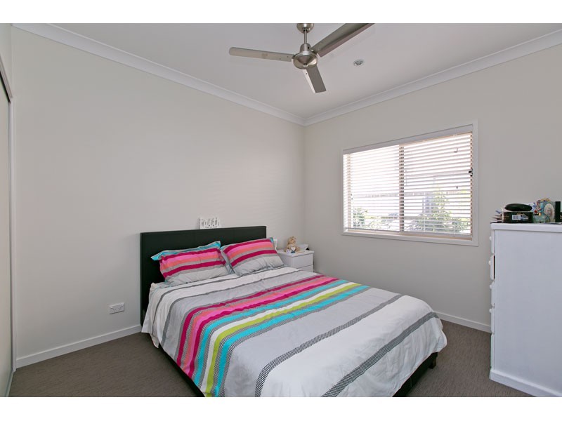 7 Turtle Place, Redland Bay QLD 4165