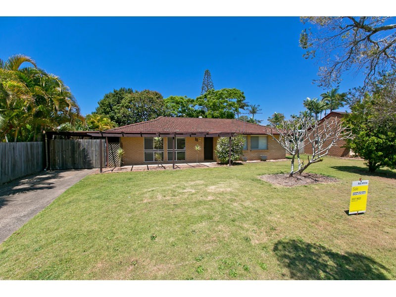 11 Chestnut Crescent, Victoria Point QLD 4165