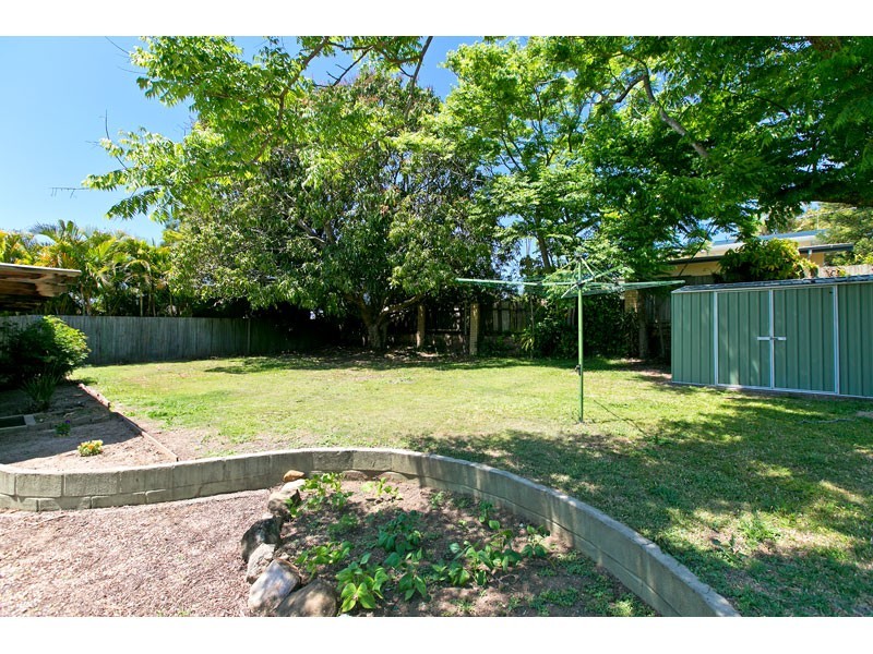 11 Chestnut Crescent, Victoria Point QLD 4165