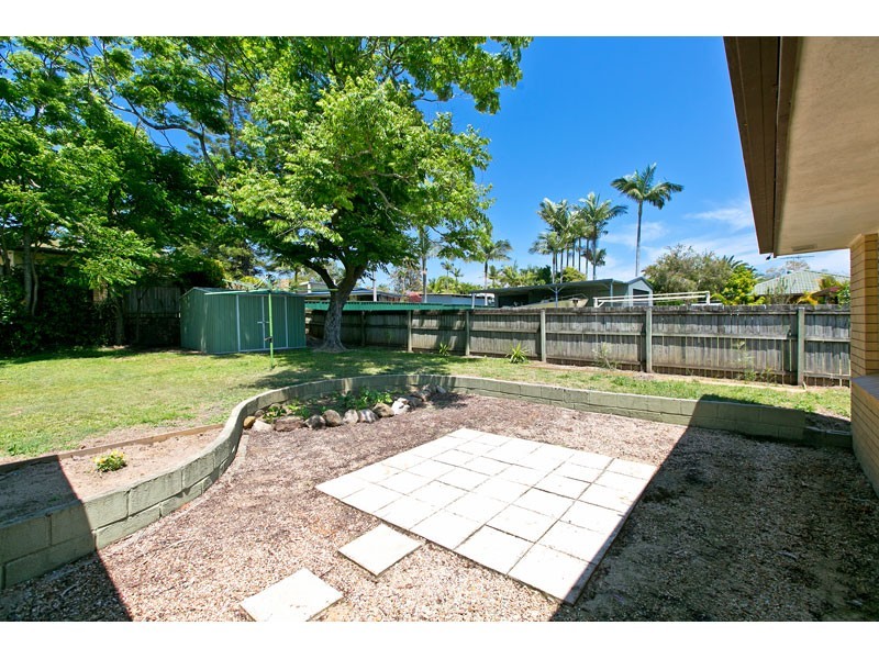11 Chestnut Crescent, Victoria Point QLD 4165