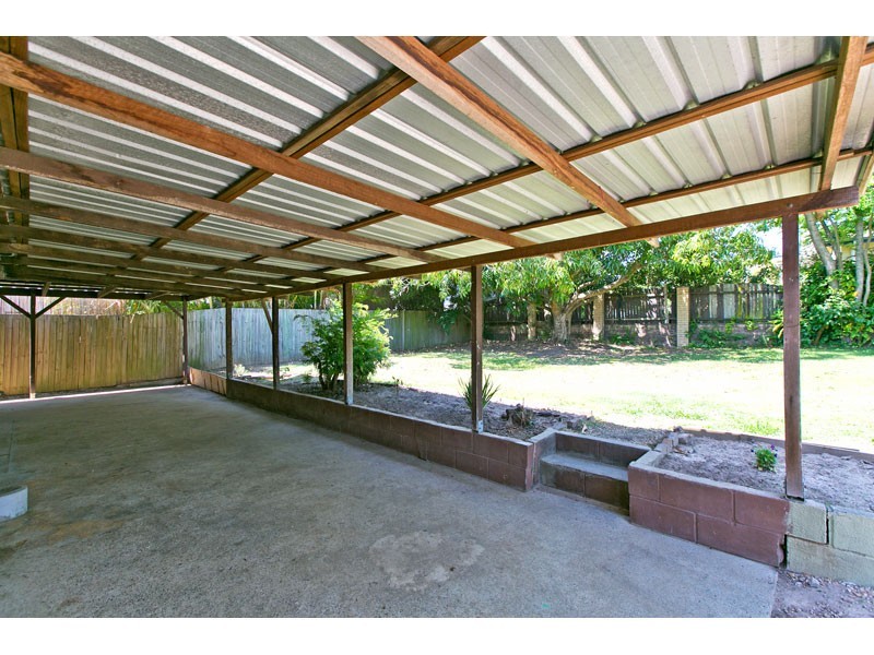 11 Chestnut Crescent, Victoria Point QLD 4165