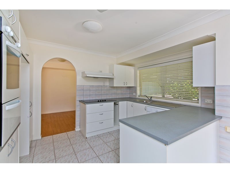 11 Chestnut Crescent, Victoria Point QLD 4165