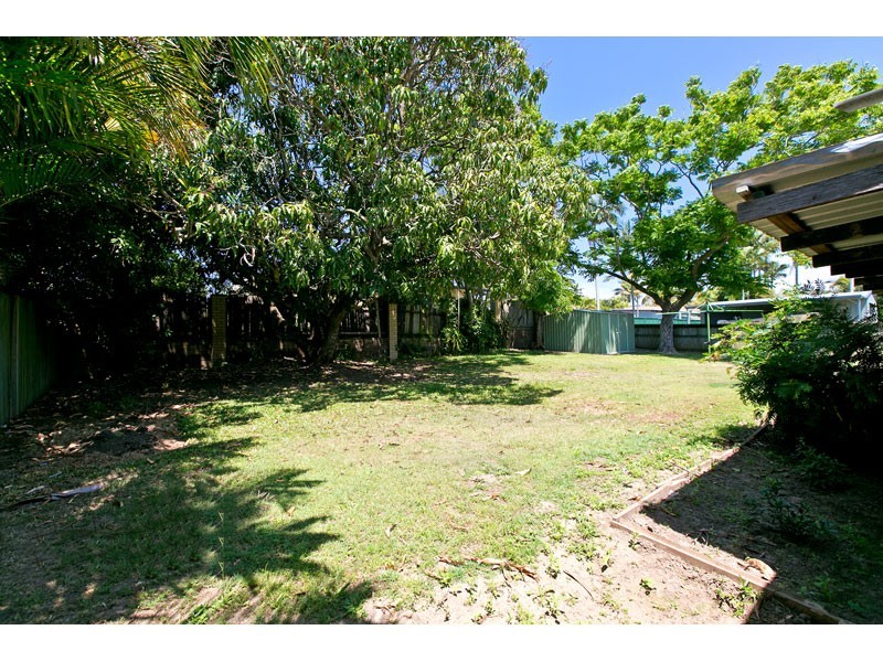 11 Chestnut Crescent, Victoria Point QLD 4165