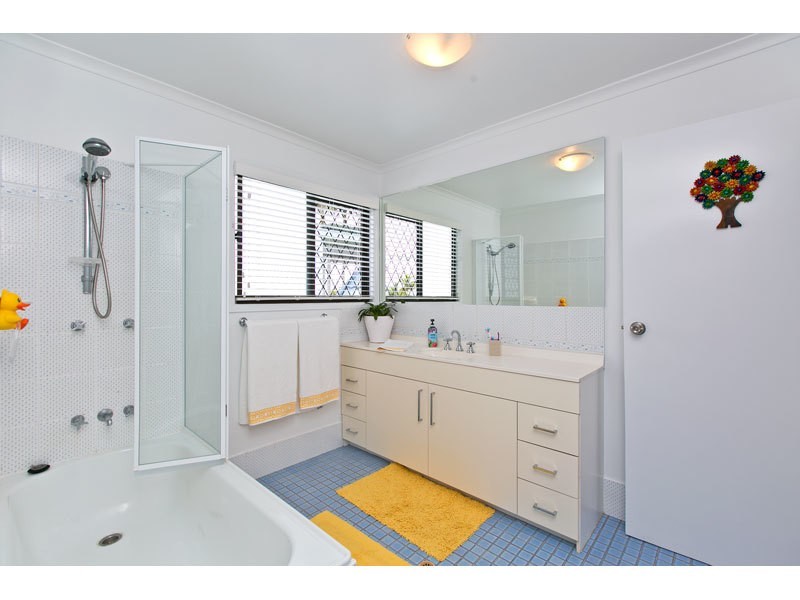 11 Skirmish Court, Victoria Point QLD 4165