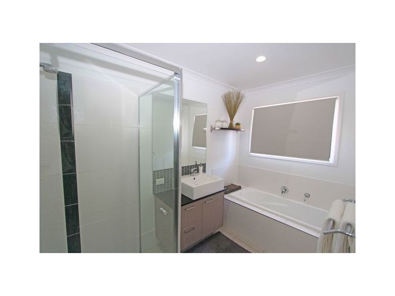 8 Balladonia St, Mount Cotton QLD 4165