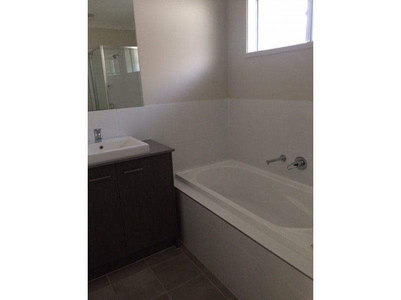 3 Base Street, Victoria Point QLD 4165