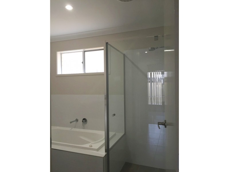 3 Base Street, Victoria Point QLD 4165