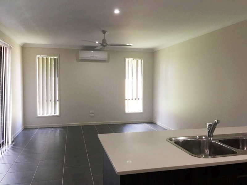 1 Base Street, Victoria Point QLD 4165