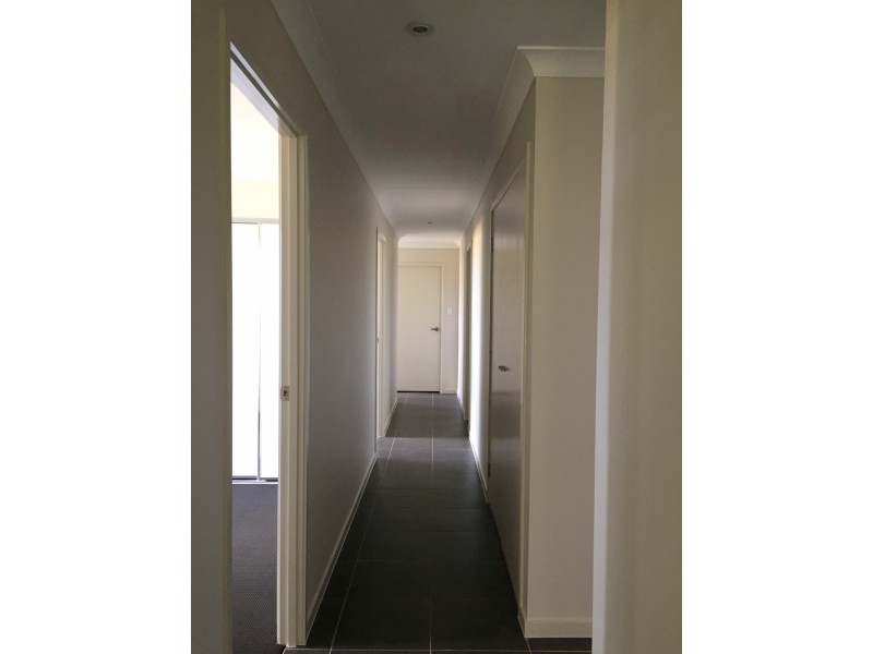 1 Base Street, Victoria Point QLD 4165