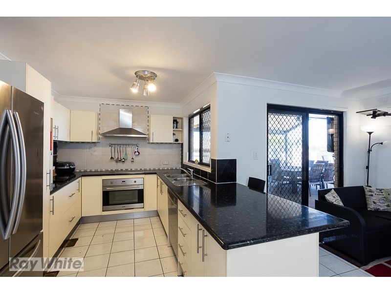 12 Tahan Crescent, Tanah Merah QLD 4128