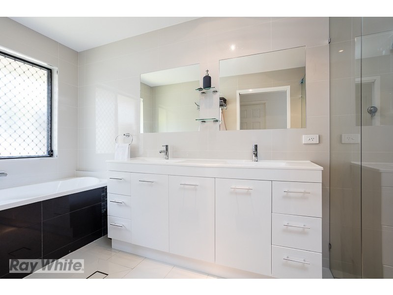 12 Tahan Crescent, Tanah Merah QLD 4128