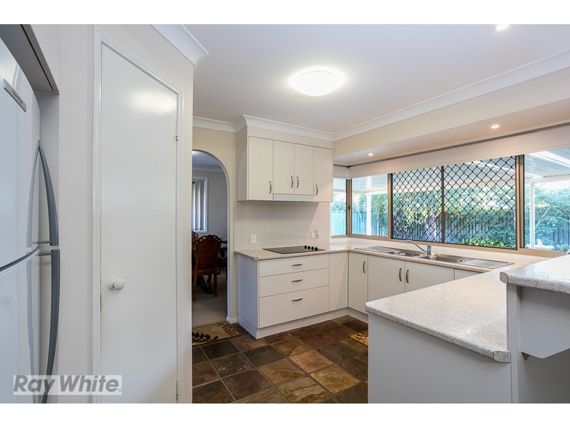 8 Bottlebrush Court, Victoria Point QLD 4165