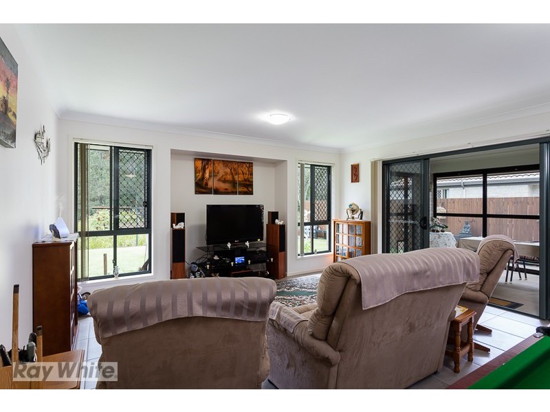 2/25 Pine Terrace, Redland Bay QLD 4165