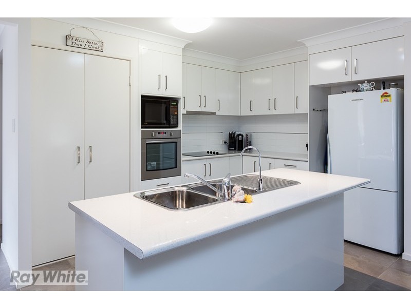 2/25 Pine Terrace, Redland Bay QLD 4165