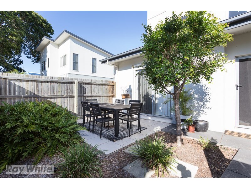 Unit 2, 8 Boat Street, Victoria Point QLD 4165