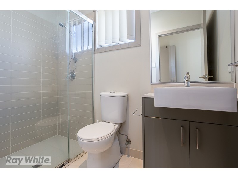 Unit 2, 8 Boat Street, Victoria Point QLD 4165