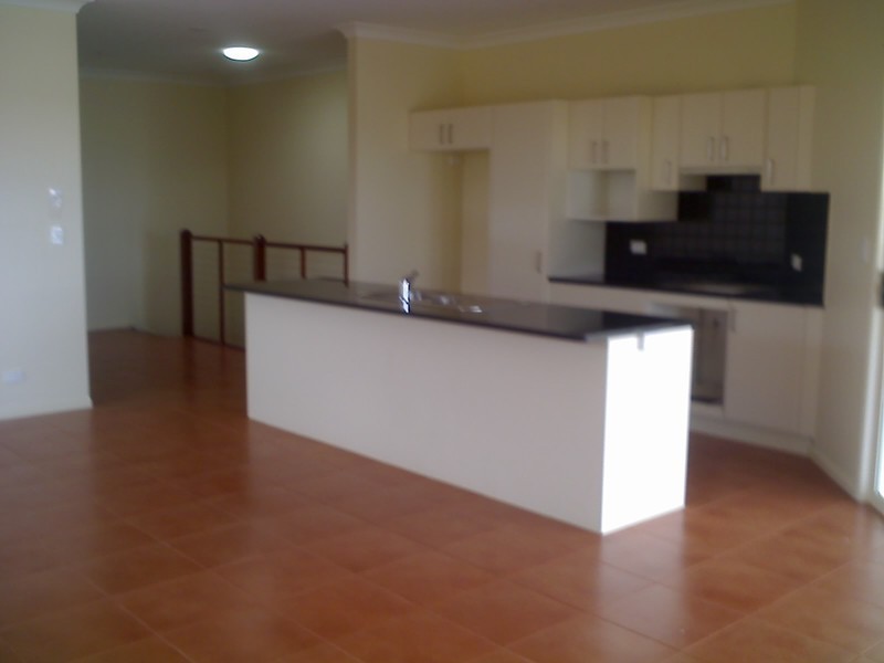 2/14 Irwin Place, Redland Bay QLD 4165