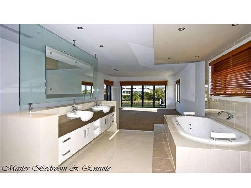 46 Plymouth Court, Raby Bay QLD 4163