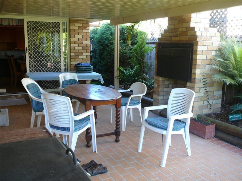 17 McConechy Drive, Victoria Point QLD 4165
