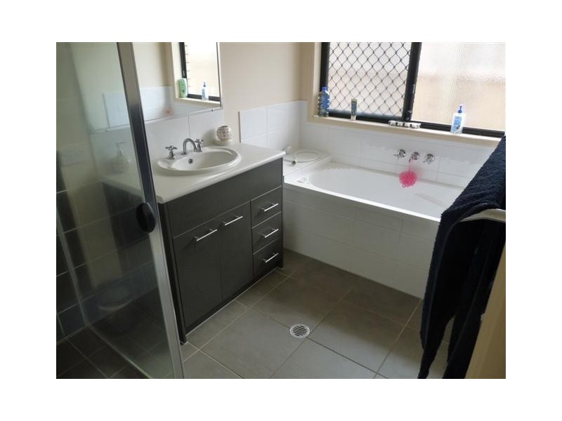 18 Crestlea Street, Victoria Point QLD 4165