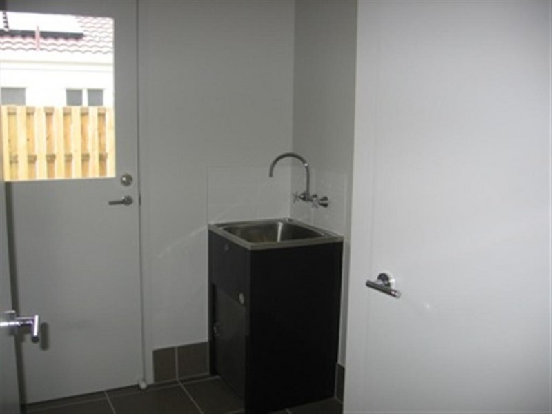 40 Azure Avenue, Redland Bay QLD 4165