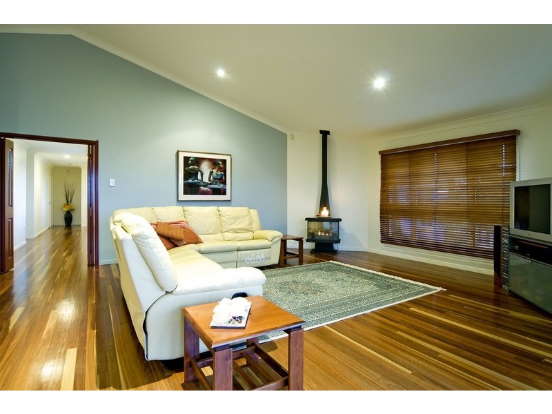 22 Rosebud Esplanade, Victoria Point QLD 4165