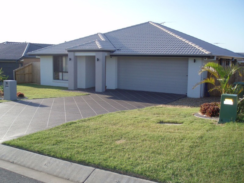 19 Crestlea Street, Victoria Point QLD 4165