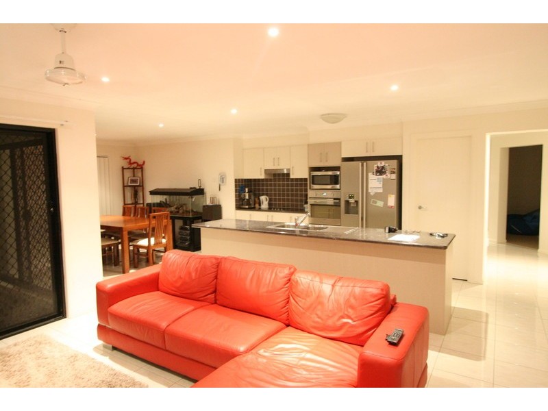 19 Crestlea Street, Victoria Point QLD 4165