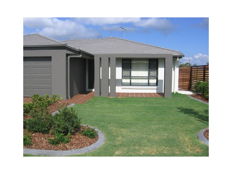 69  Azure Avenue, Redland Bay QLD 4165
