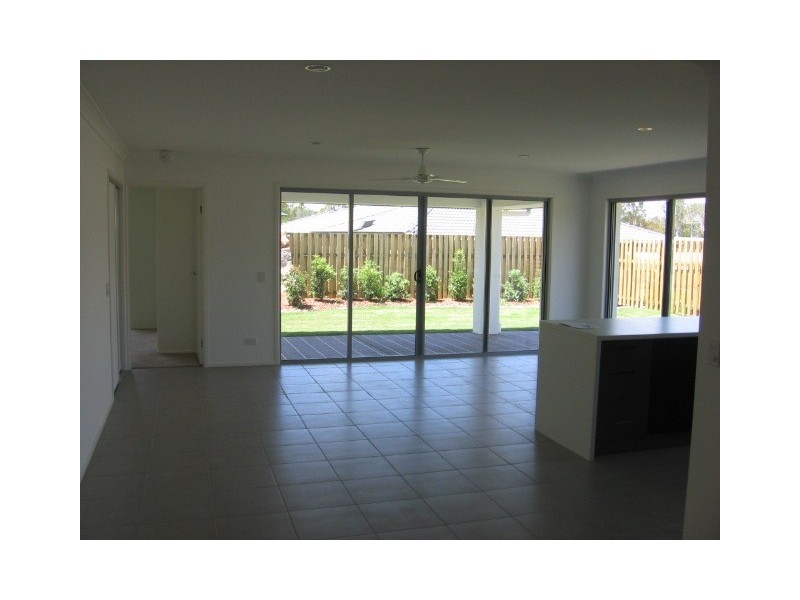 28  Aqua Street, Redland Bay QLD 4165