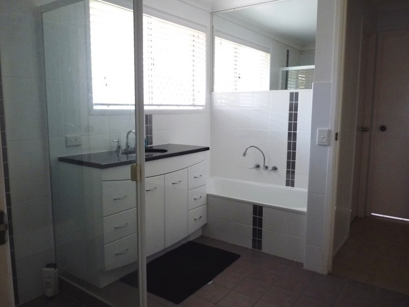 39 Poinciana Avenue, Victoria Point QLD 4165