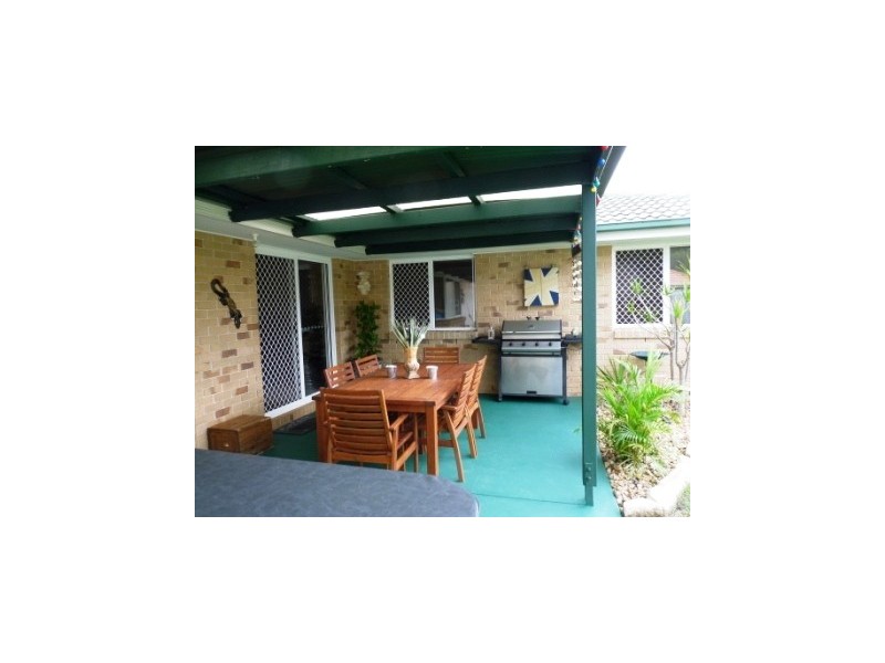 2 Lambert Street, Victoria Point QLD 4165